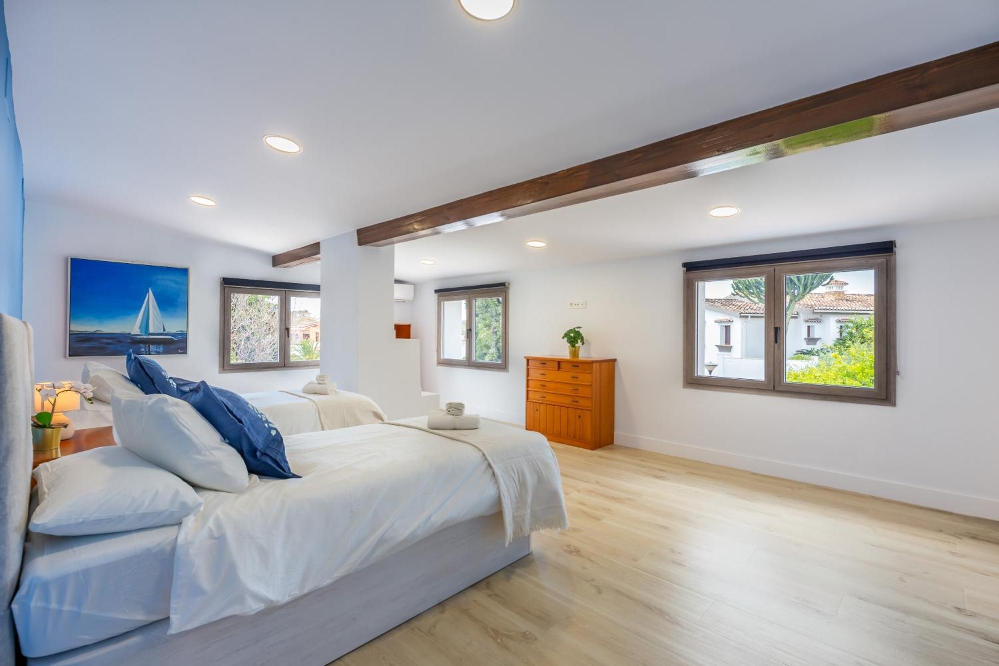Villa Vb Jara - Luxury 5br With Pool